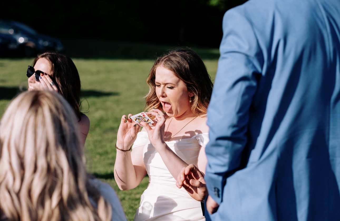 Wedding close-up magic
